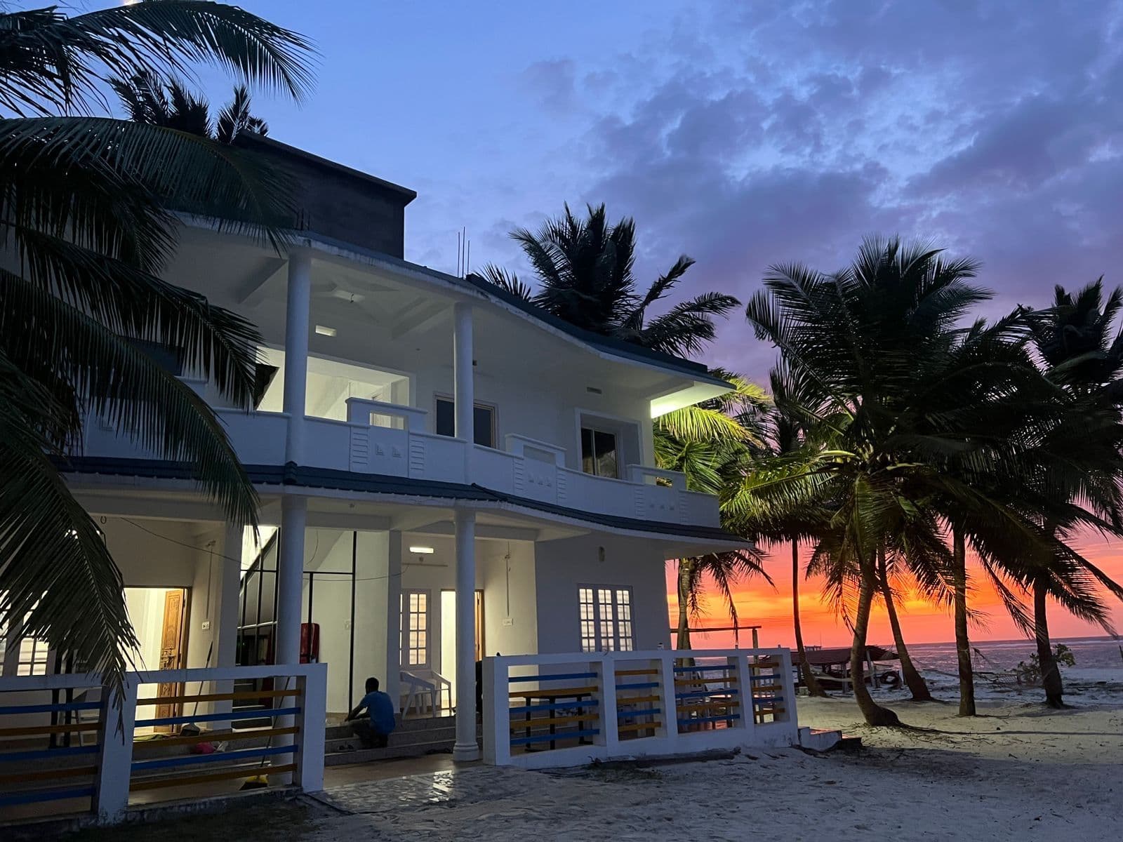 White Paradise photo 1