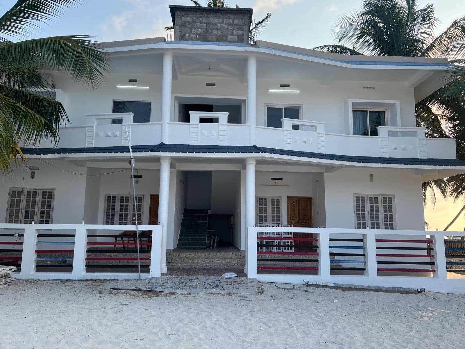 White Paradise photo 3